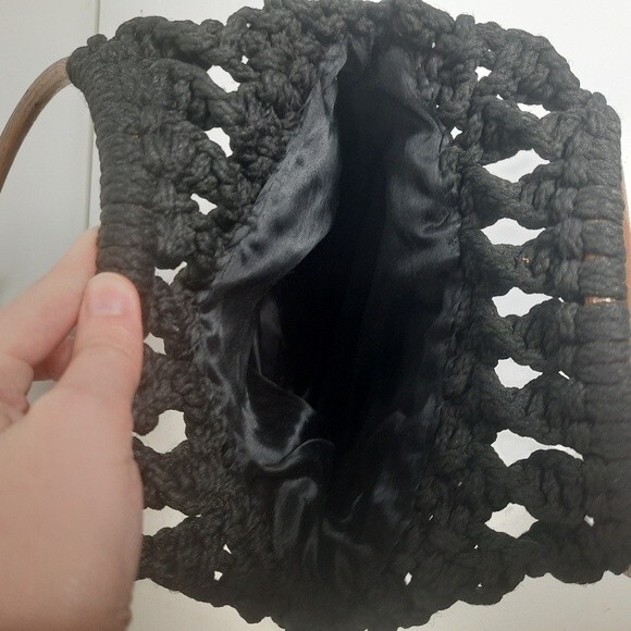 Vintage 60s 70s Black Macrame Woven Wood Handle Bag - Picture 4 of 5